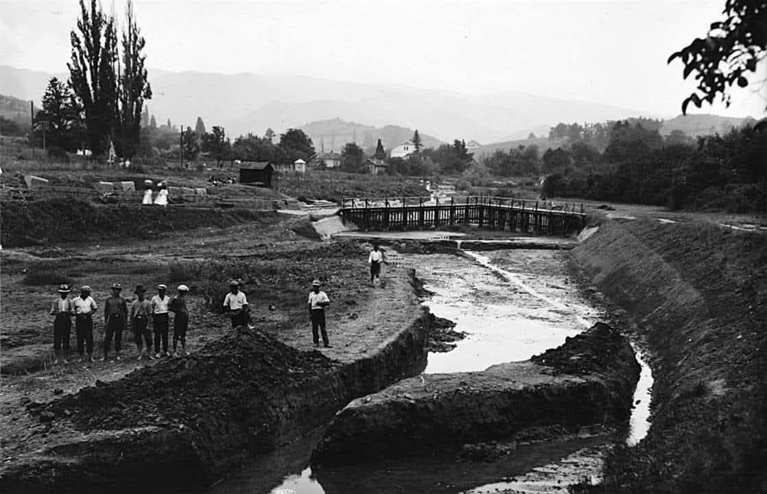 Ksaverska cesta, čišćenje brane potoka Medveščaka, 1930. godine (Foto Vladimir Horvat)